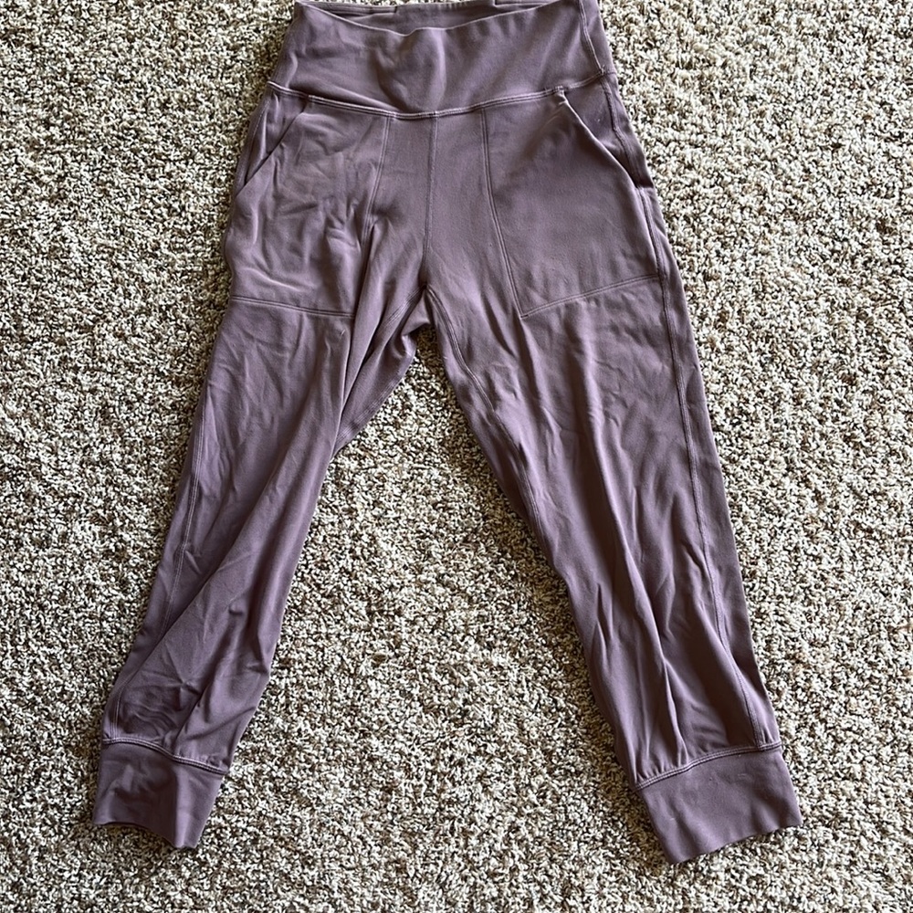 Lululemon capri joggers